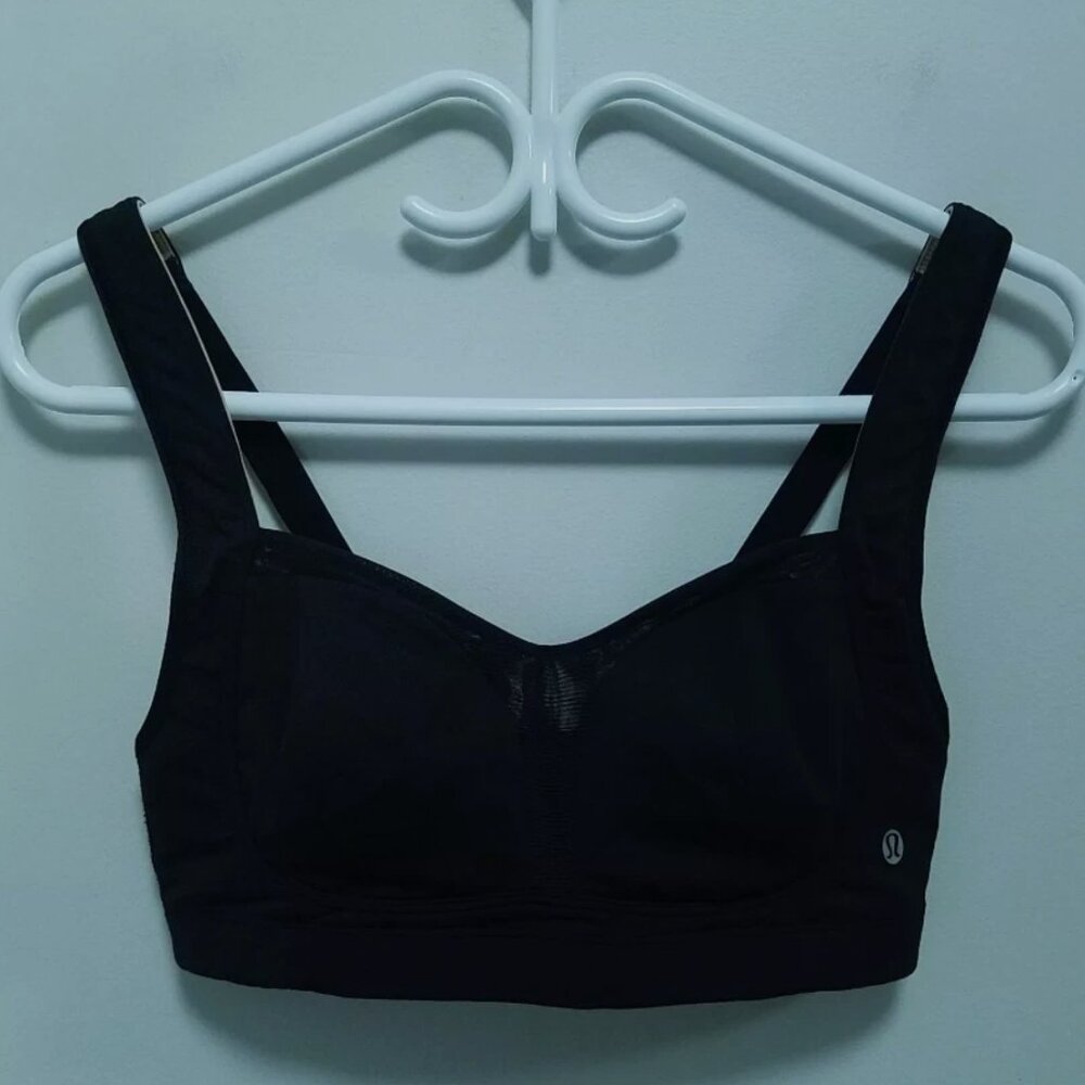 Lululemon Ta Ta Tamer 34C Woman's Black Vented Sports Strap Wide Bra
